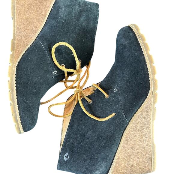 Sperry Black and Tan Wedge Boots with Suede Finish SZ 10 - Picture 4 of 5